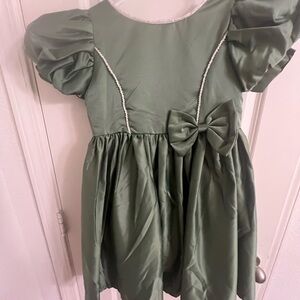 Beautiful olive green formal dress girls size 8